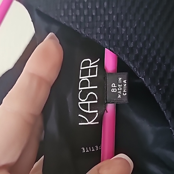 Size 8 petite brand is KASPER - Picture 2 of 8
